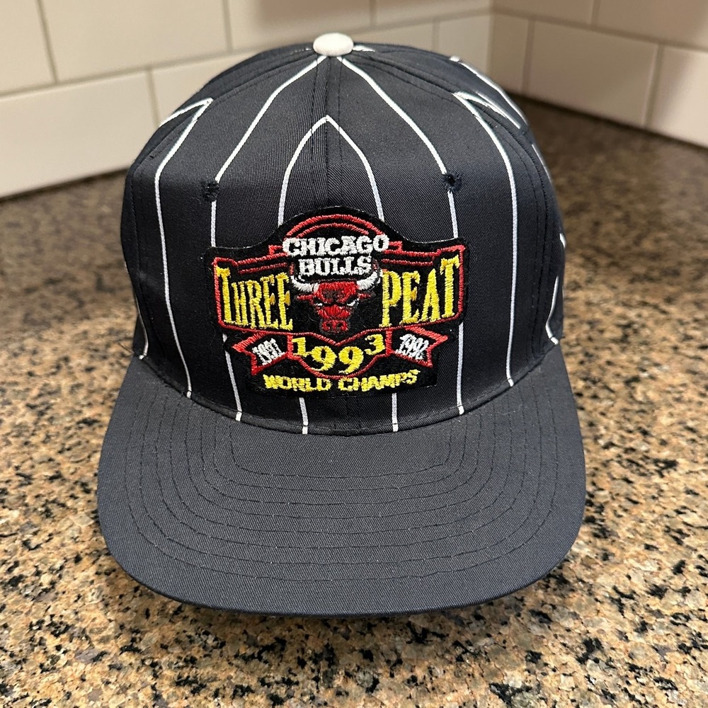 Vtg Chicago Bulls 1991-93 Three-Peat Nissin Snapback Pin Stripe NBA